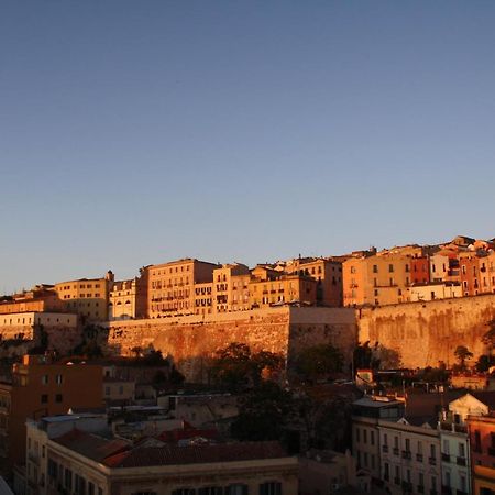 Vista Suites - Piazza Yenne Cagliari Buitenkant foto